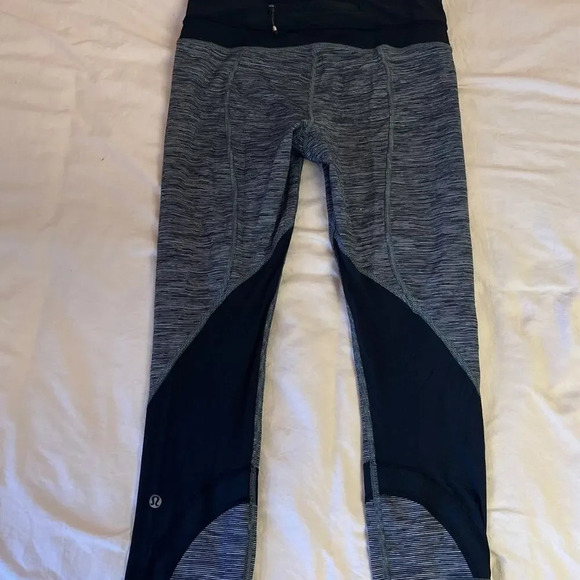 Lululemon Gray Striped Capris Size 4 - Picture 2 of 6